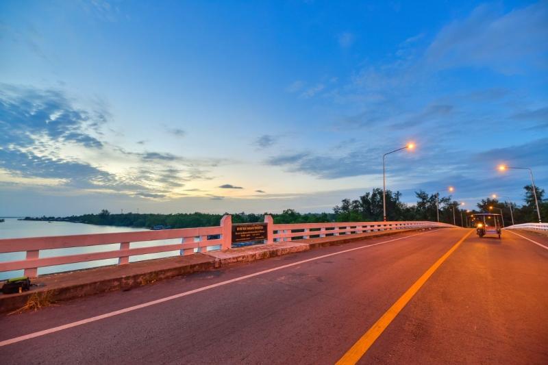 สะพานข้ามแม่น้ำหลังสวน