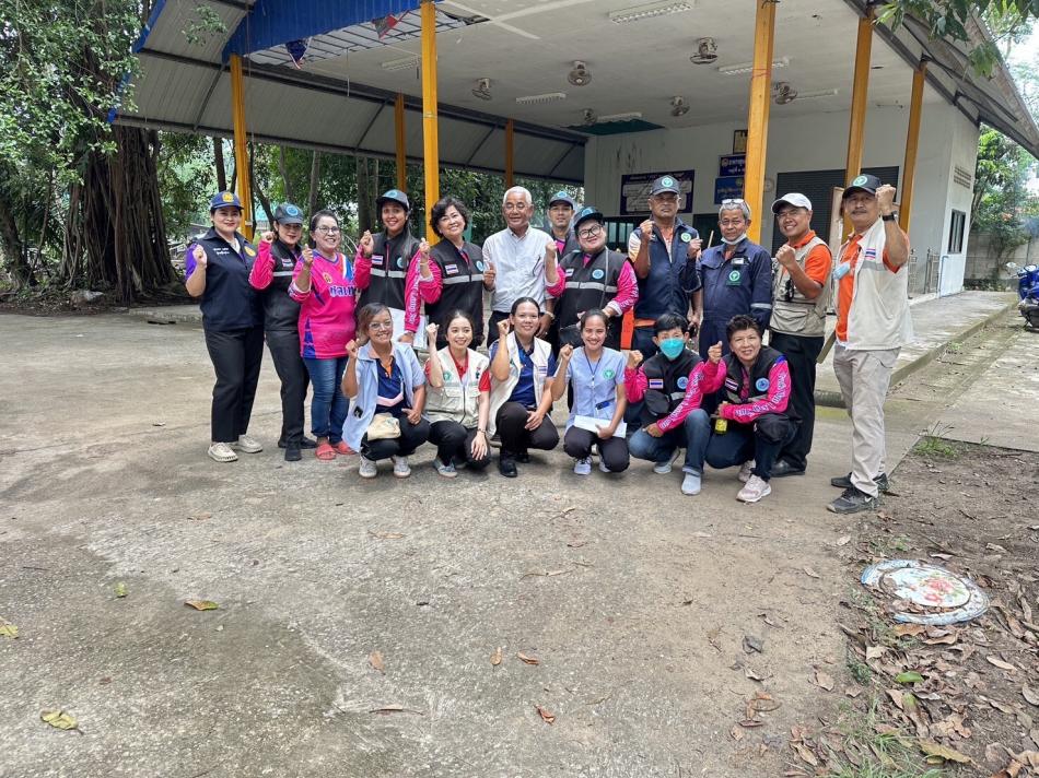 การลงพื้นที่สำรวจและทำลายแหล่งเพาะพันธุ์ลูกน้ำยุงลาย และฉีดพ่นละอองฝอย(ULV) กำจัดยุงลาย ซึ่งเป็นพาหะของโรคไข้เลือดออก